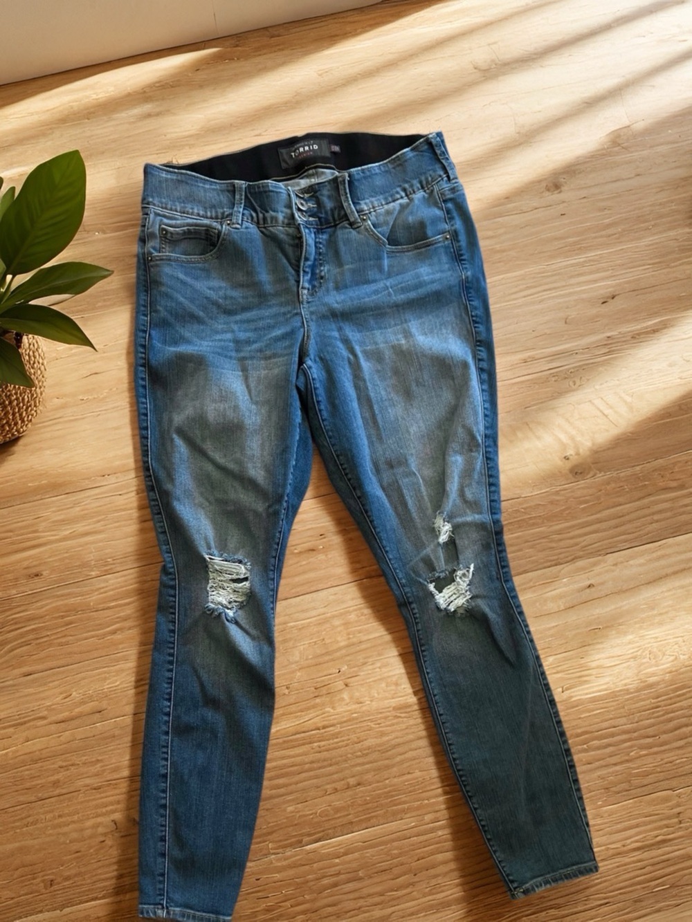 Torrid Women's Distressed Blue Skinny Jeans